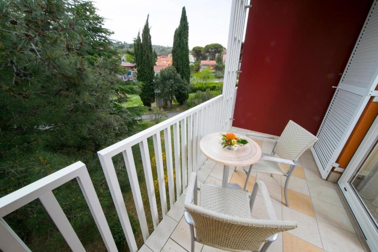 Haliaetum And Mirta Hotel Izola Ngoại thất bức ảnh